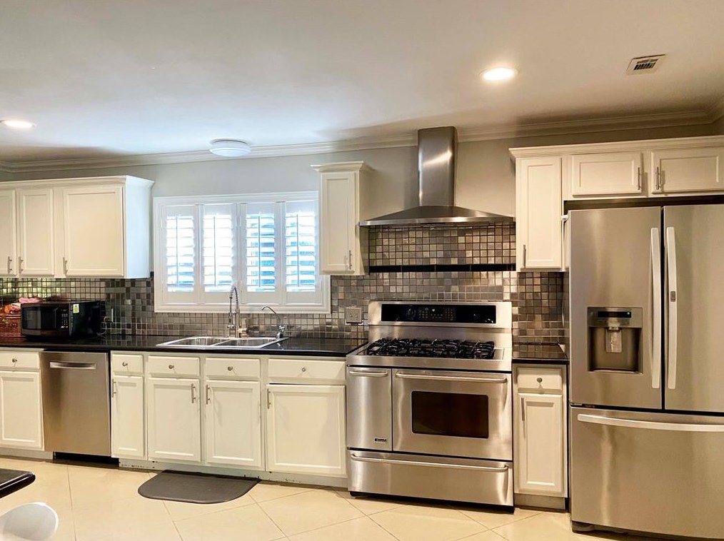5616 Pine St, Houston, TX 77081