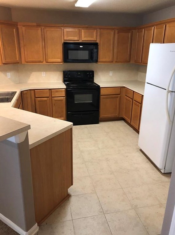 230 Canterbury Dr, Conroe, TX 77303