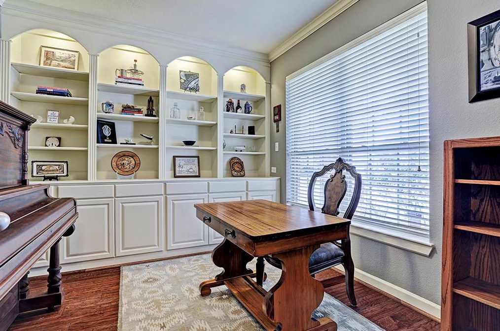 2201 Summit Pass Ln, League City, TX 77573