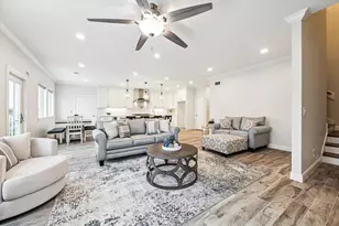430 Amanda Cir, Tiki Island, TX 77554 - Photo 10