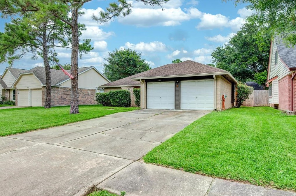 6818 Brockington Dr, Katy, TX 77494