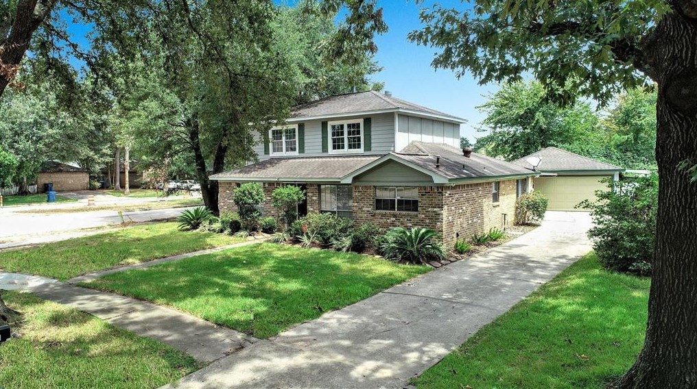 24314 Spring Mill Ln, Spring, TX 77373
