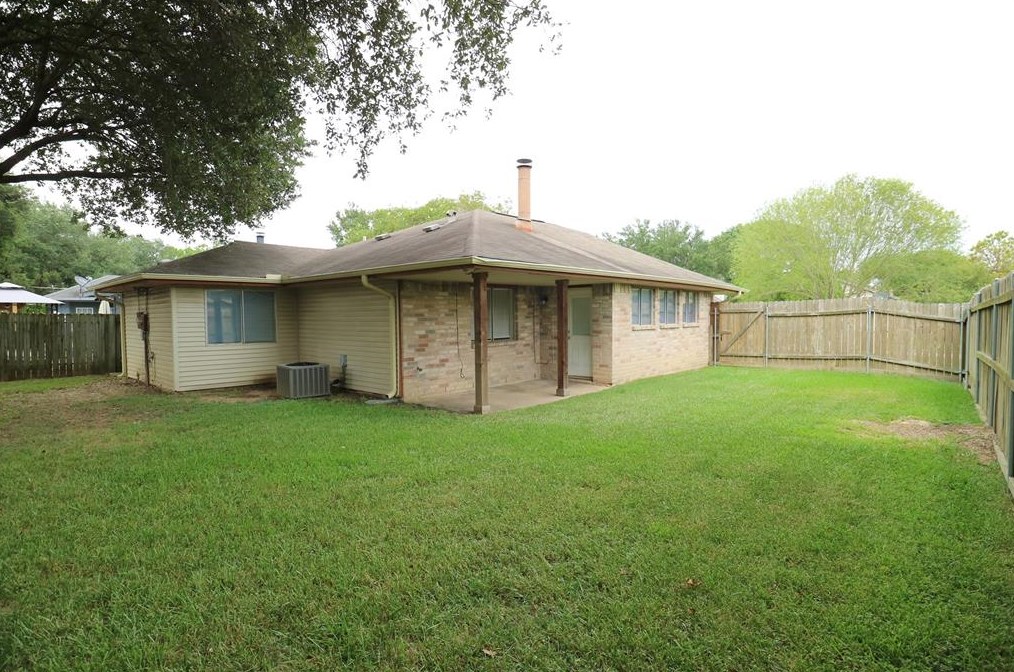 2115 Wheathall Camp Ln, Katy, TX 77449