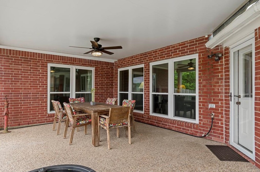 914 Wellsford Dr, Pearland, TX 77584-7625