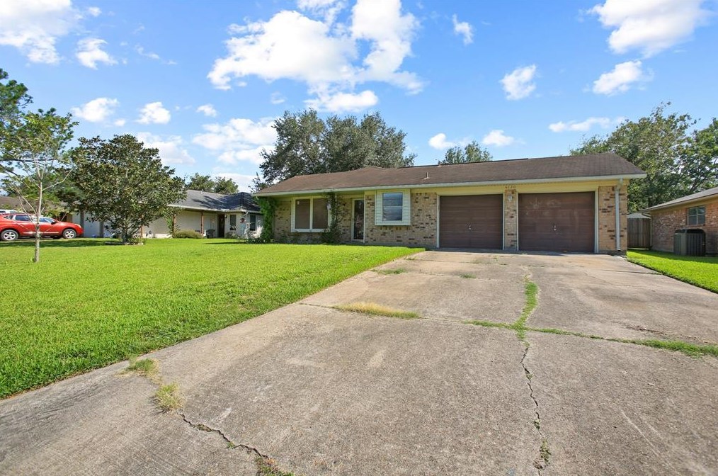 4820 Slade Ben Ln, Alvin, TX 77511-5420