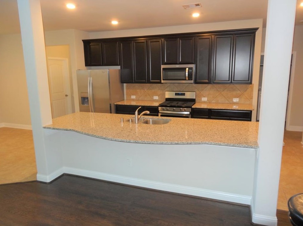 198 Bloomhill Pl, Magnolia, TX 77354