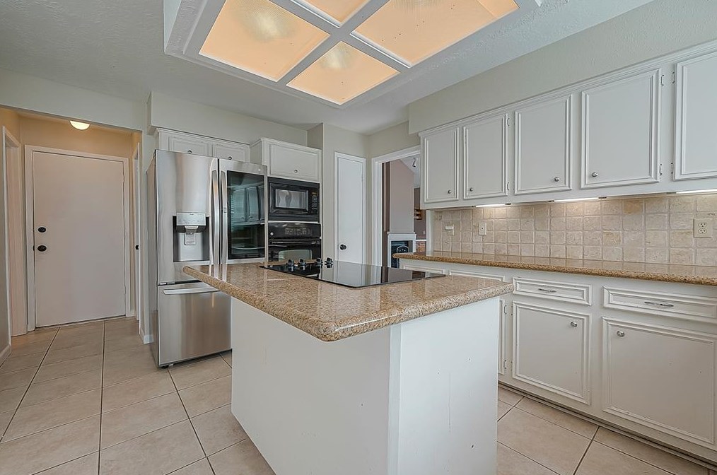 15411 Swan Crk Dr, Houston TX  77095-2017 exterior