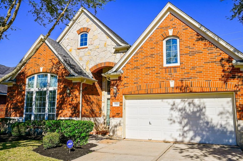 3910 Jade Cove Ln, Sugar Land, TX 77479