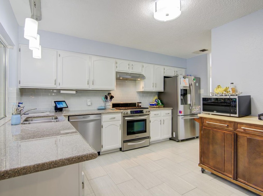 16311 Cavendish Dr, Houston TX  77059-4712 exterior