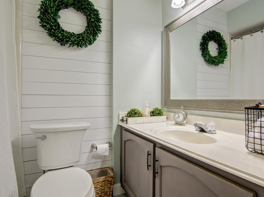 16311 Cavendish Dr, Houston TX  77059-4712 exterior