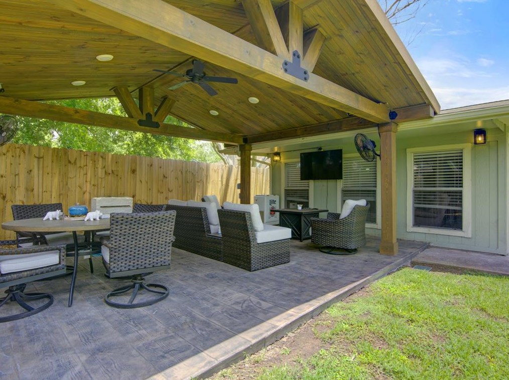 16311 Cavendish Dr, Houston TX  77059-4712 exterior