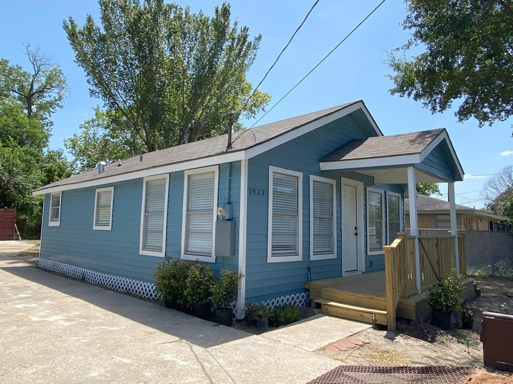 3922 King St, Houston, TX 77026-1415