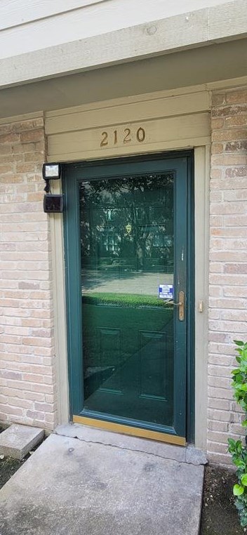 2120 Hazlitt Dr, Houston TX  77032-2060 exterior