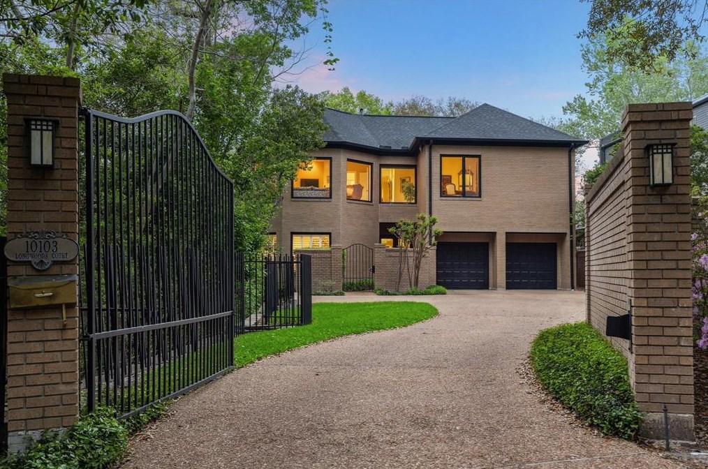 10103 Longwood Ct, Houston, TX 77024-5633