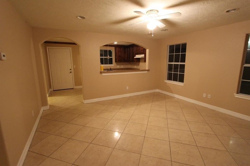 618 Twin Oaks St #a, Houston, TX 77076