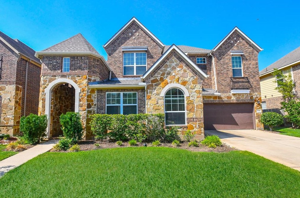 5306 Belle Manor Ln, Sugar Land, TX 77479