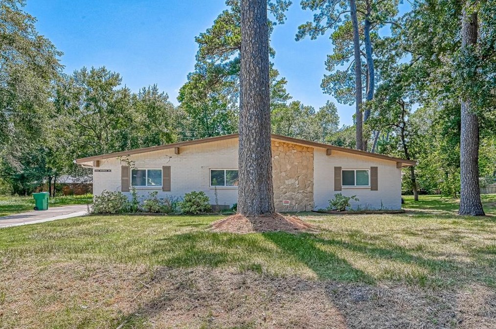 11811 Beverly Dr, Houston, TX 77065-1807