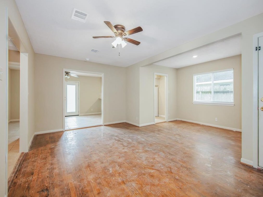 7214 Lugary Dr, Houston TX  77036-5734 exterior