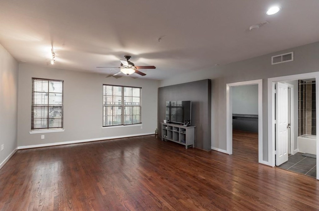 2216 Chenevert St #8, Houston, TX 77003