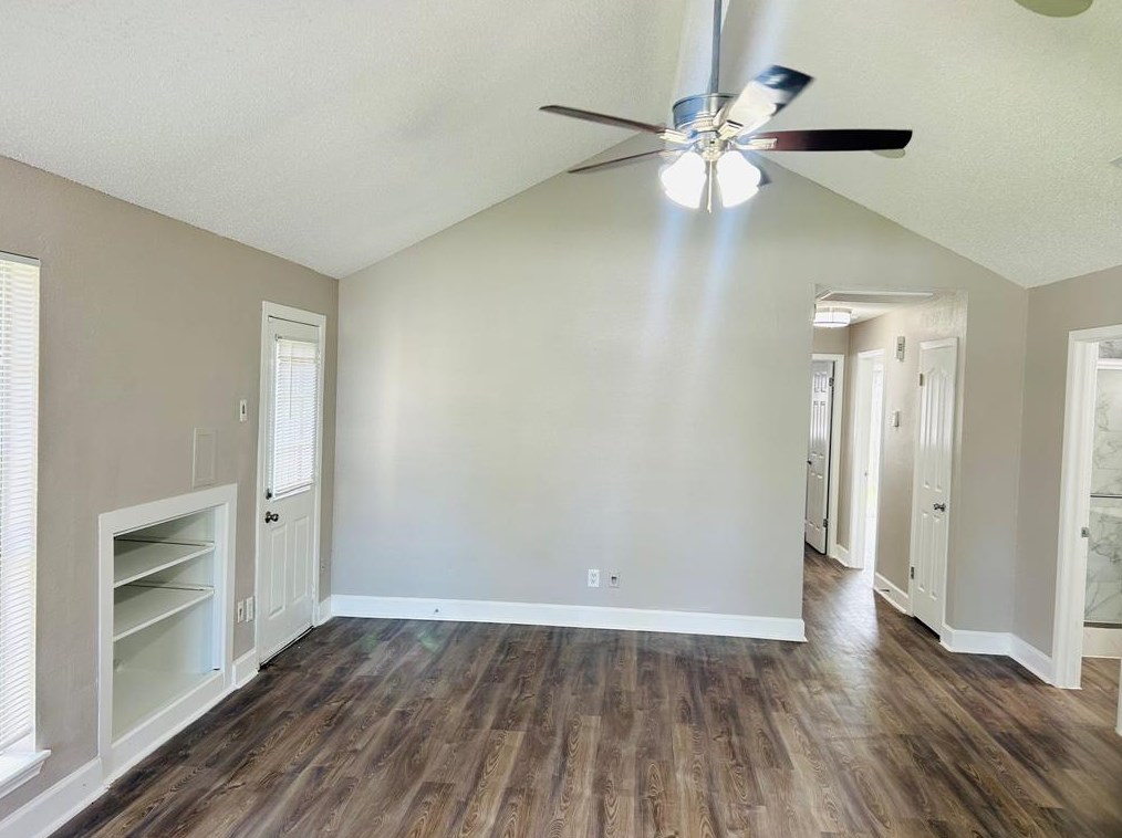 10806 Parkland Woods Dr, Sugar Land, TX 77498