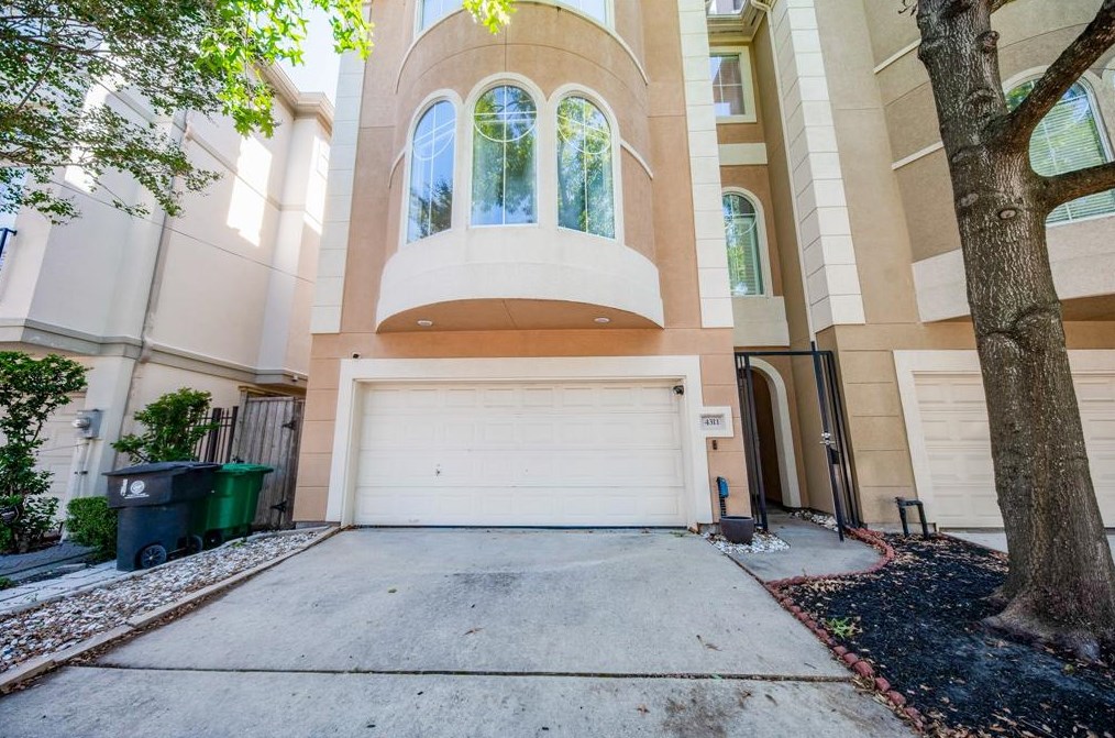 4311 Childress St, Houston, TX 77005-1015