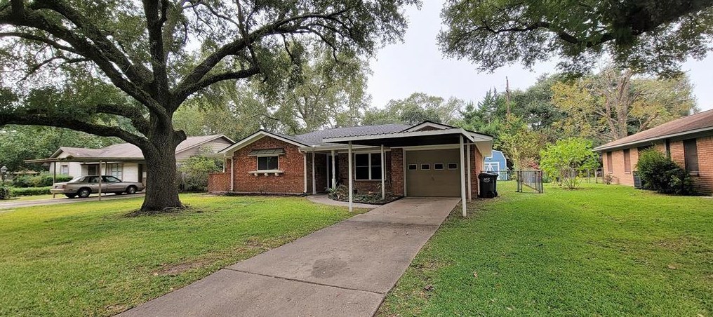 703 Barbara St, Tomball, TX 77375