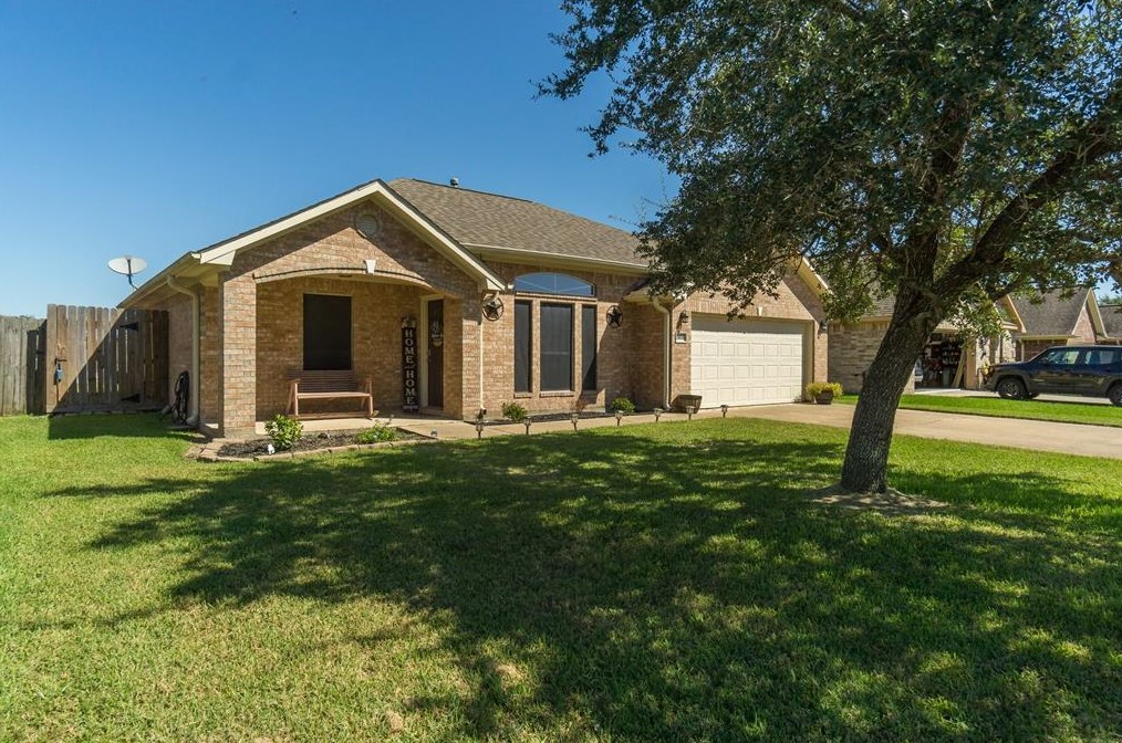 11826 Old Spanish Trl, Santa Fe, TX 77510