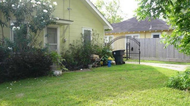 1031 Lawrence St #b, Houston, TX 77008