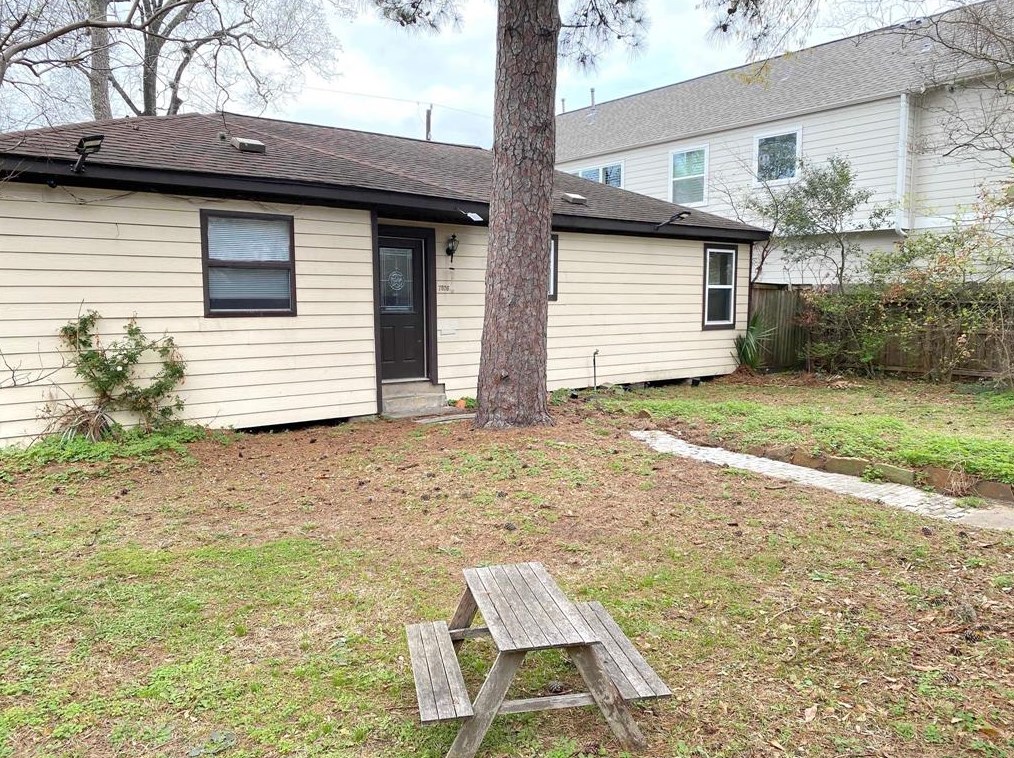 7826 Janak Dr, Houston, TX 77055