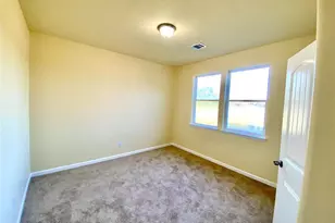 4947 Leamathew St, Houston, TX 77045 - Photo 4