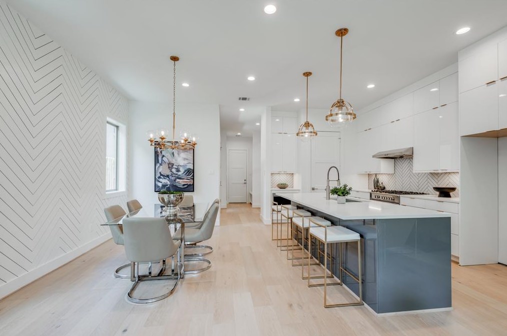 602 Clay St, Houston TX  77019-4464 exterior