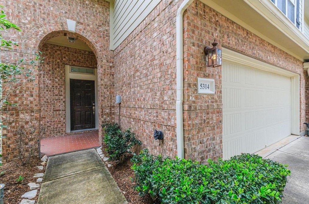 5314 Summit Hollow Dr, Houston, TX 77084