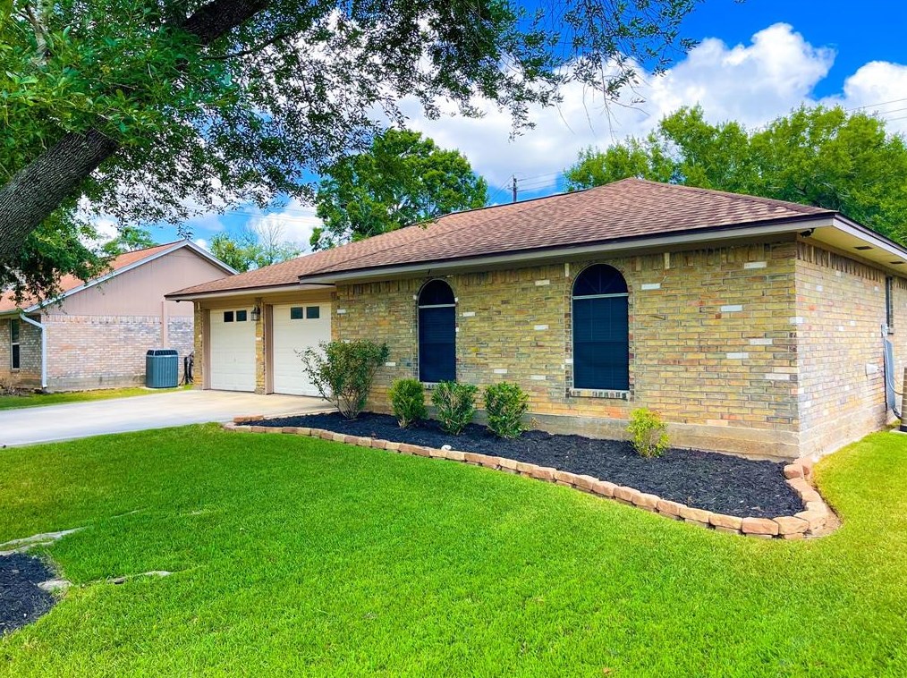 258 Schley St, Richwood, TX 77531-2829