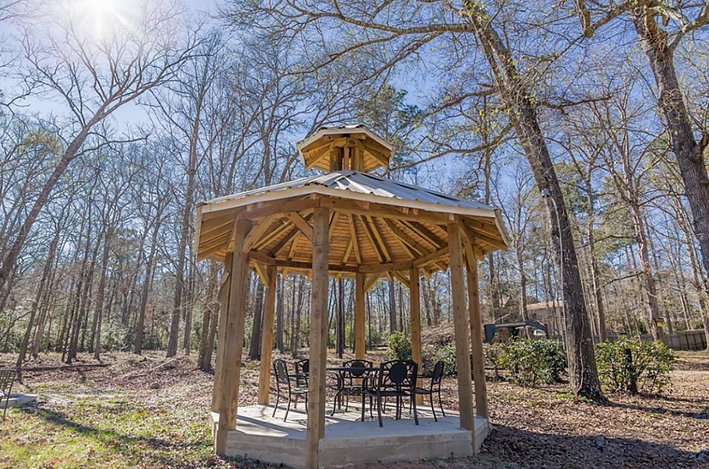14 Lakeway St, Conroe, TX 77304