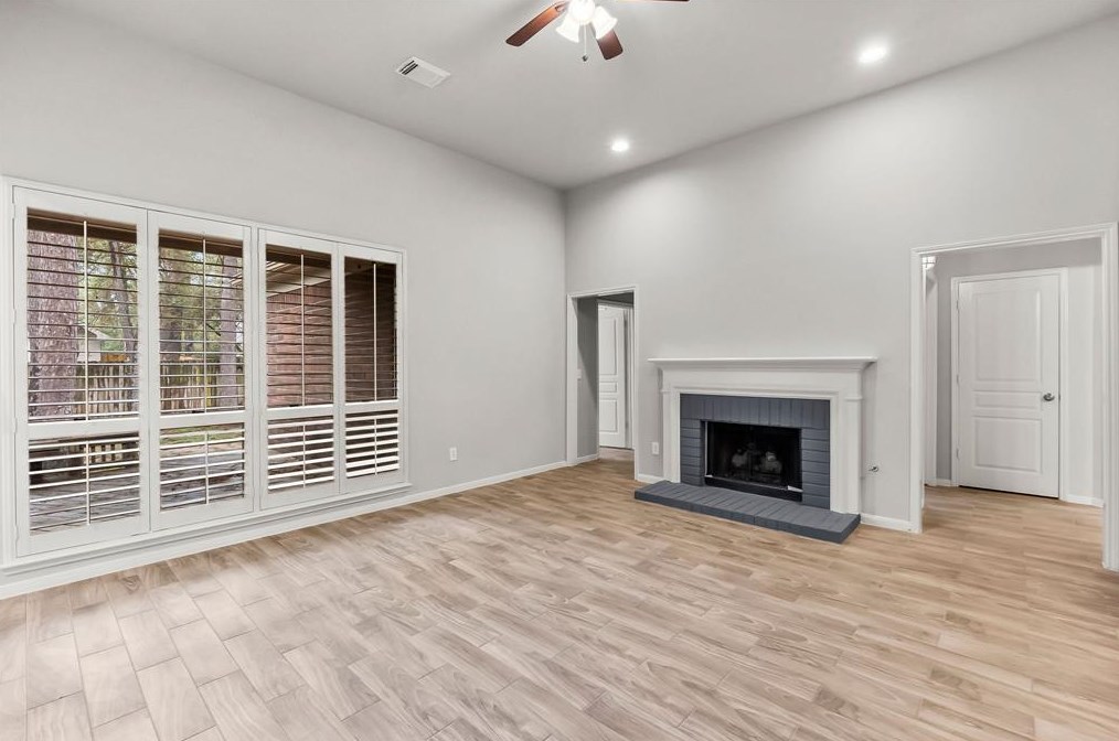 18 Maize Meadow Pl, Spring TX  77381-4712 exterior