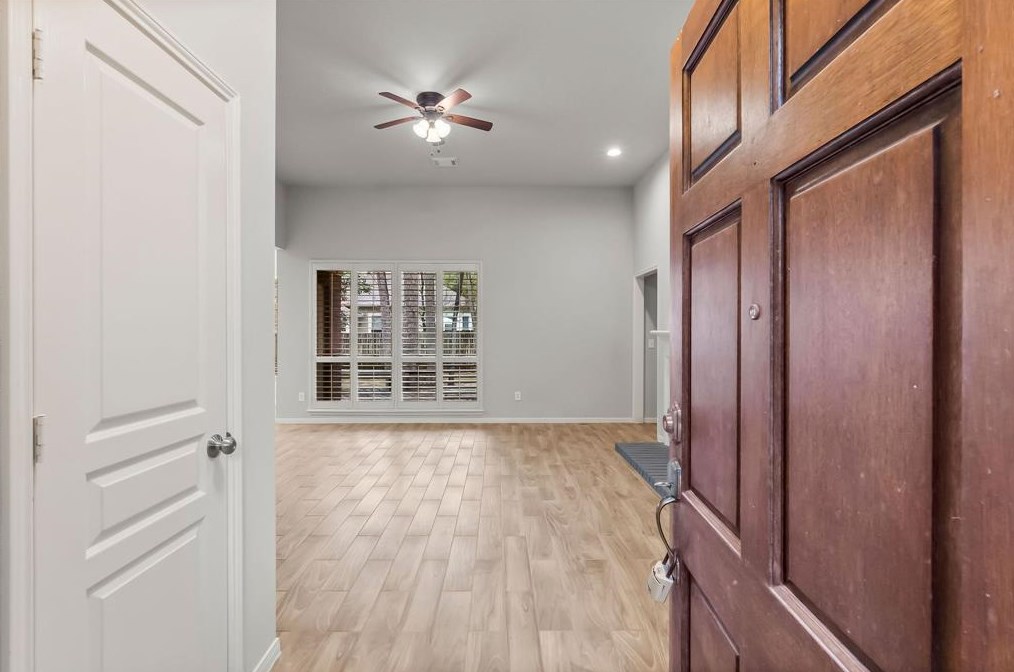 18 Maize Meadow Pl, Spring TX  77381-4712 exterior