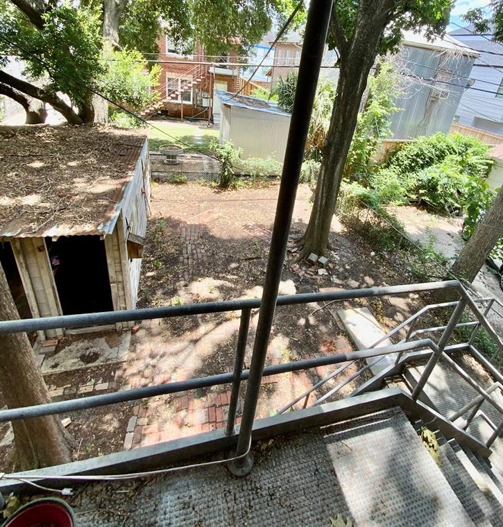 409 Saulnier St, Houston TX  77019-4732 exterior