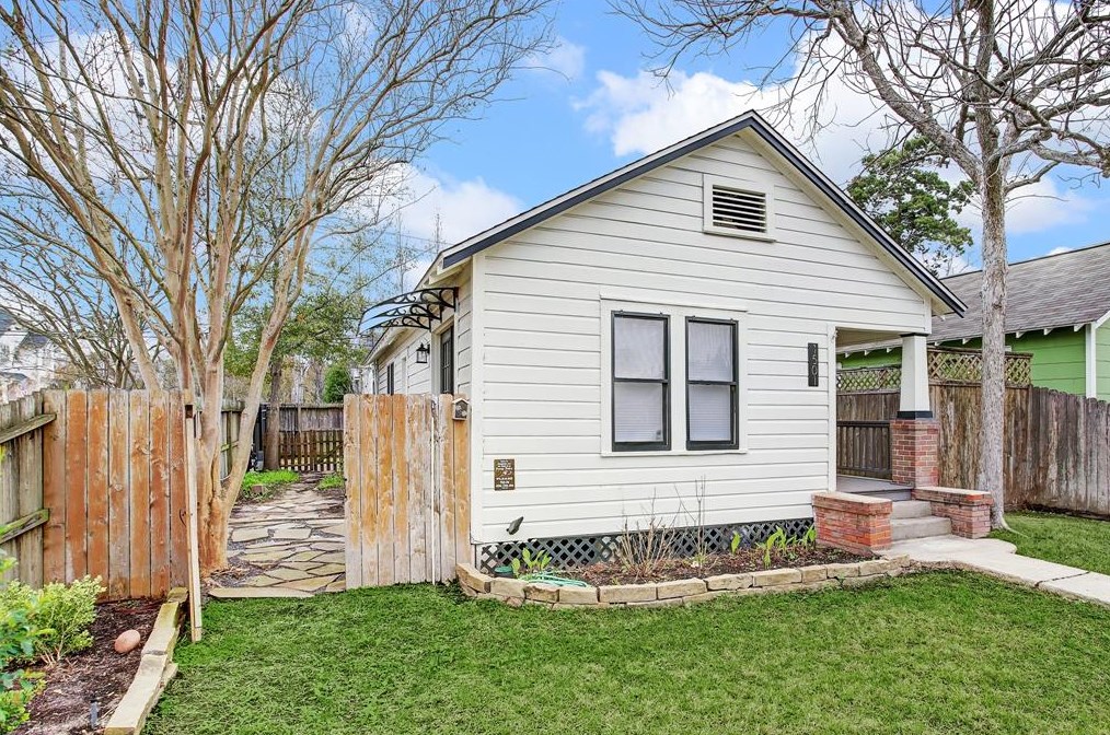 1501 Ashland St, Houston, TX 77008