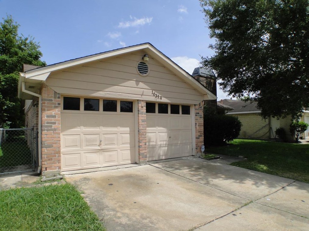 16314 Sinaloa Dr, Houston, TX 77083