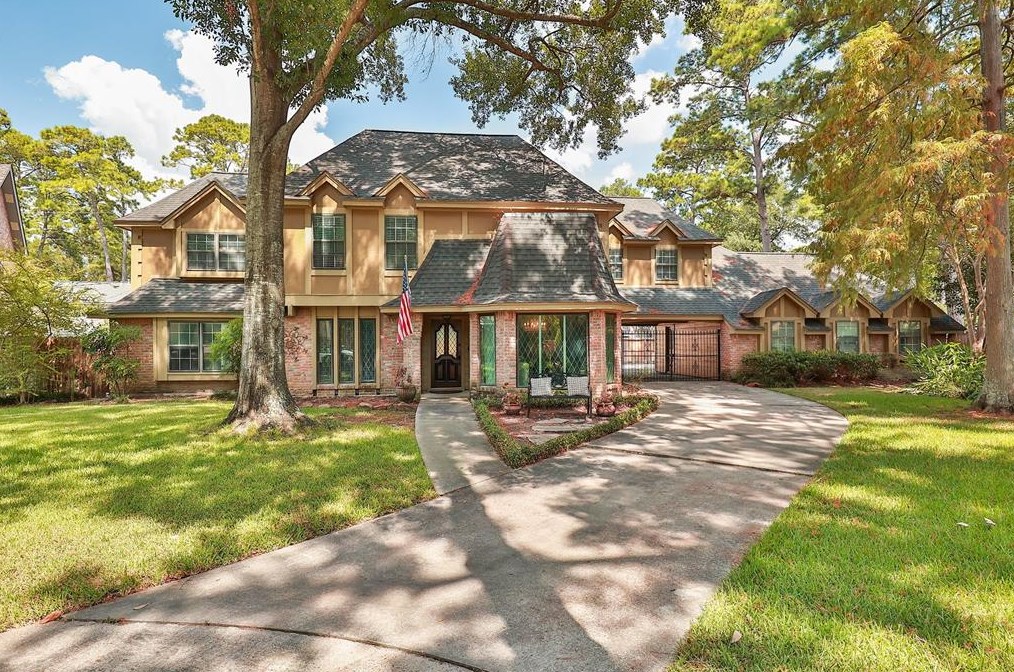 8203 Ash Valley Dr, Spring, TX 77379-3903