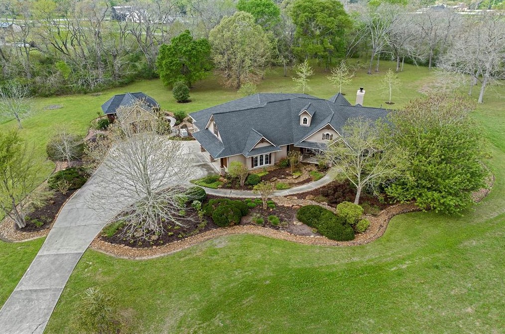 2200 Spg Br Rd, Montgomery TX 77316-2503 exterior