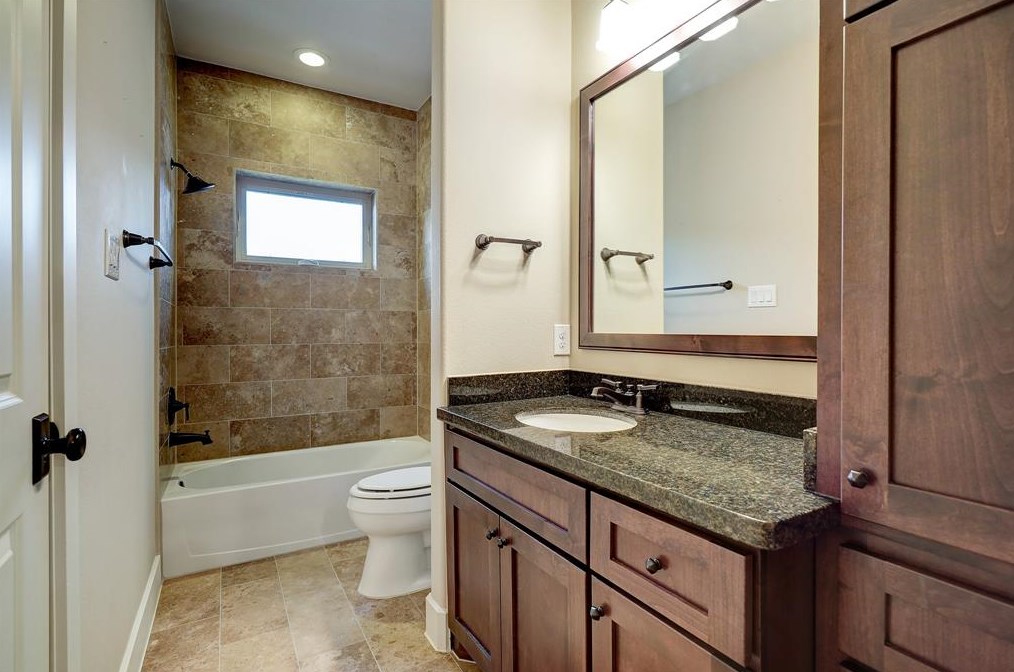 1807 Morse St, Houston TX  77019-6809 exterior