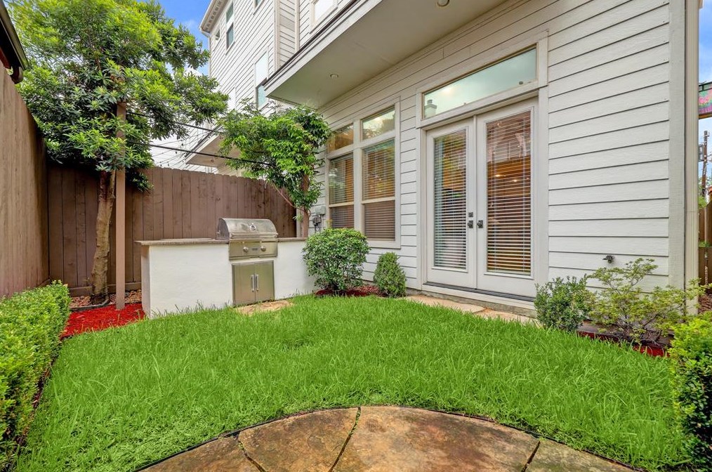 1807 Morse St, Houston TX  77019-6809 exterior