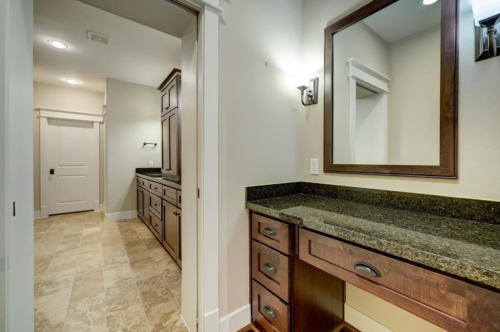1807 Morse St, Houston TX  77019-6809 exterior