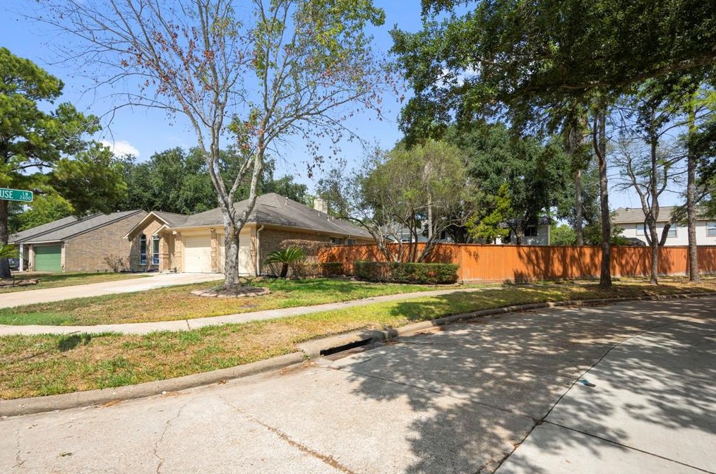 22710 Stratford House Ln, Katy, TX 77449-3566