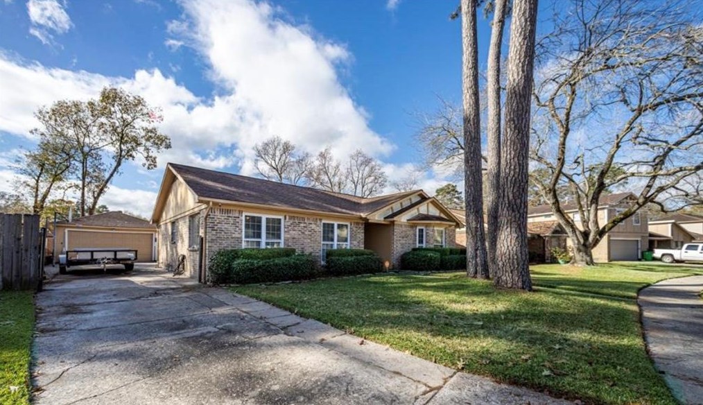 24015 Spring Mill Ln, Spring TX  77373-5844 exterior