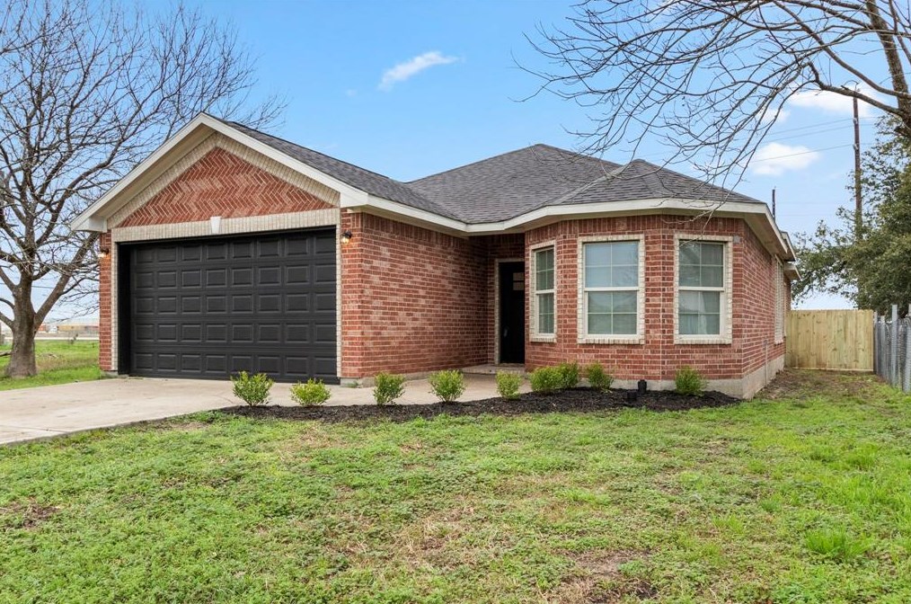 2223 Osage Dr, Baytown, TX 77523-8954