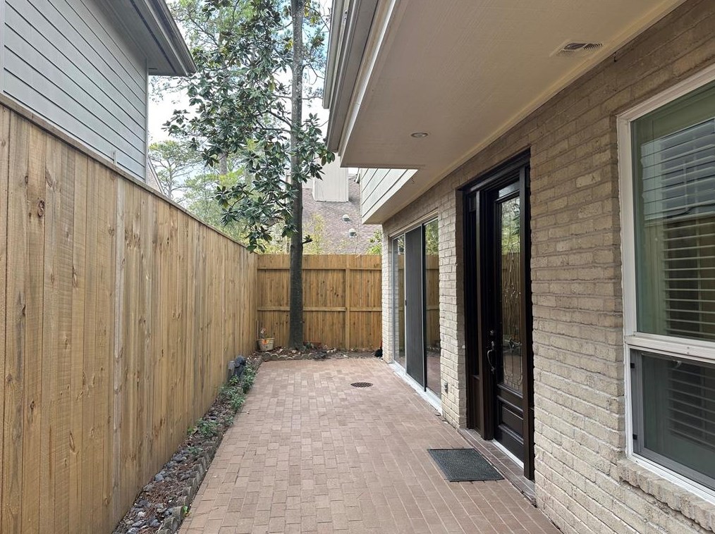 201 Vanderpool Ln Apt 102, Houston, TX 77024