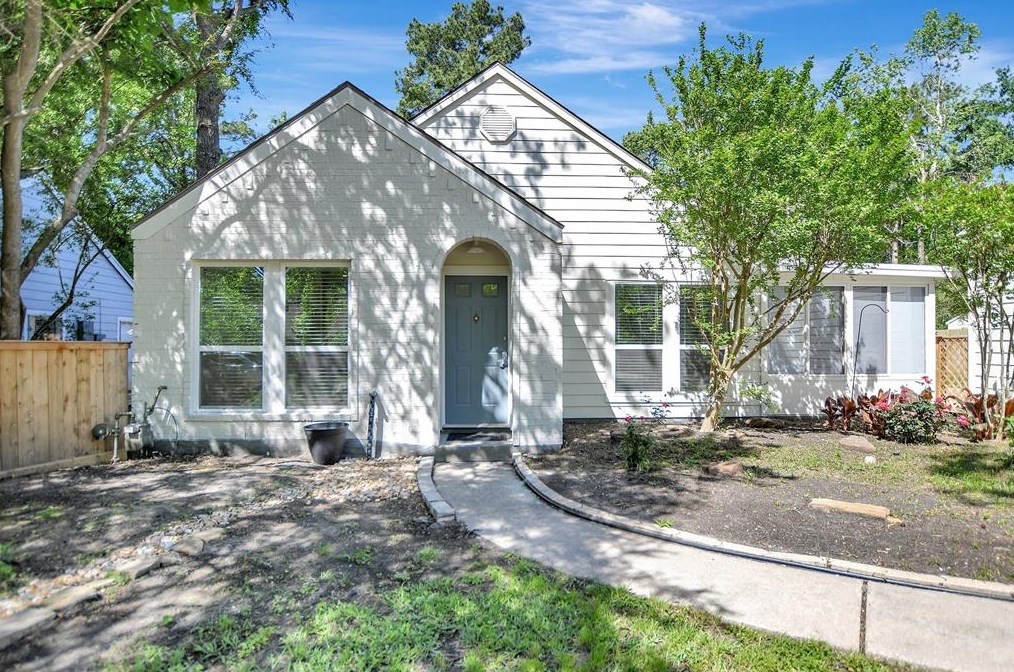 7 Bitterwood Ct, Spring TX  77381-2863 exterior