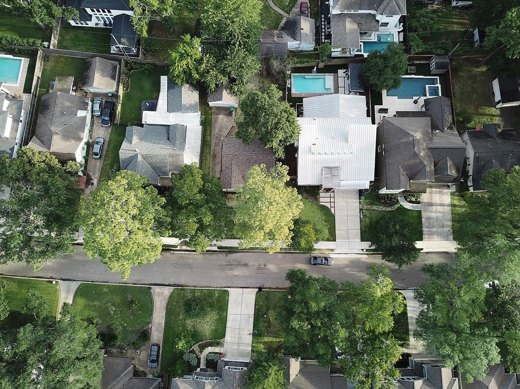 1427 Gardenia Dr, Houston, TX 77018-5121